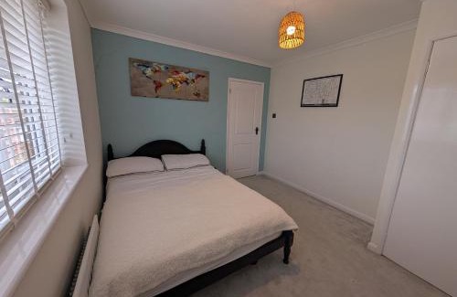 Carlisle House | 3 Bed-Sleeps 5-Garden-Parking-Pets