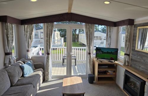 Dornoch House | 3 Bed-Sleeps 8-Free Parking-5 Min to Beach