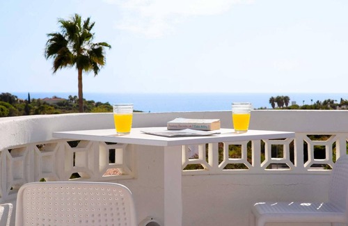 Areias Dos Moinhos Villa | 3 bed villa, private pool and close to beach