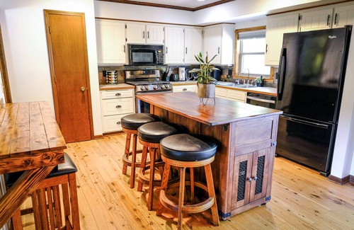 West Omaha House | 3 Bedroom ,2.5 Bath ,940Mbps,Fenced Yard, EV Charger