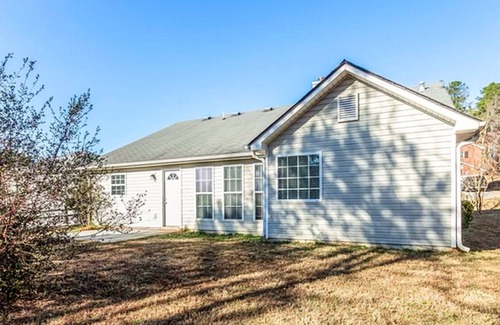 Decatur House | 3 bedroom 2 bathroom home close to downtown & the airport!