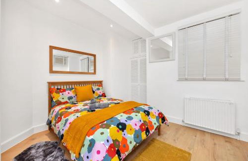 West Kensington Apartment | 3 Bedroom 2 Bathroom Victorian Flat In Kensington