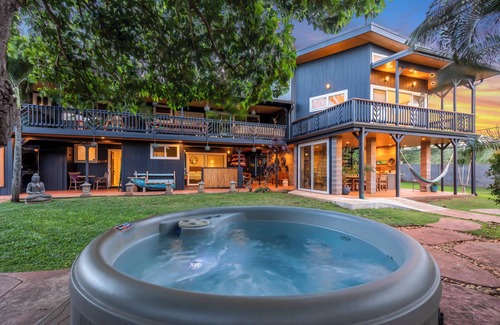 Paia House | 3 Bedroom 3.5 Bathroom Ocean View House. A Short Walk To Paia Town & Beaches!