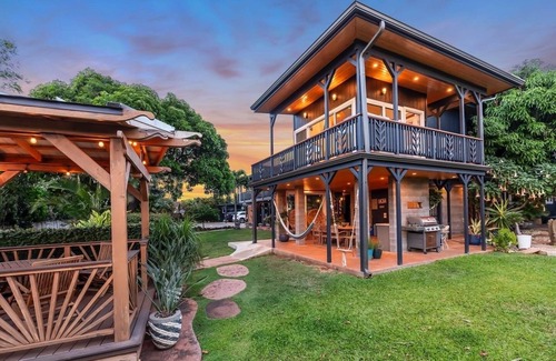 Paia House | 3 Bedroom 3.5 Bathroom Ocean View House. A Short Walk To Paia Town & Beaches!