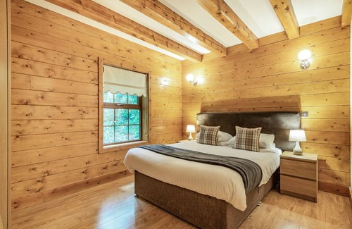 Mansfield Cabin | 3 bedroom accommodation in Edwinstowe