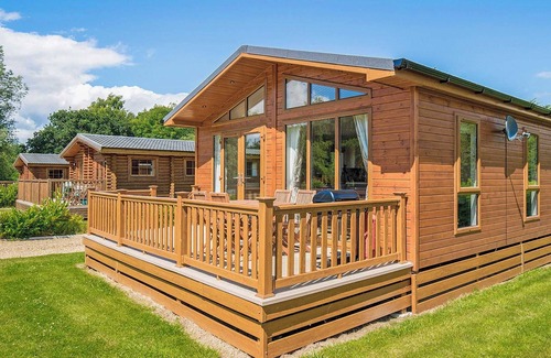 Norwich Ski Chalet | 3 bedroom accommodation in Frettenham, Norwich