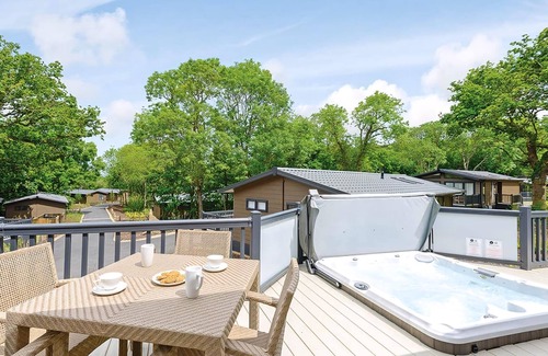 Ryde Ski Chalet | 3 bedroom accommodation in Wootton Bridge, Nr Cowes