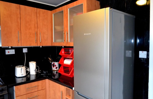 North Glasgow Apartment | 3 BEDROOM APARTMENT 5 beds + sofa bed - Ideal for corporate employees