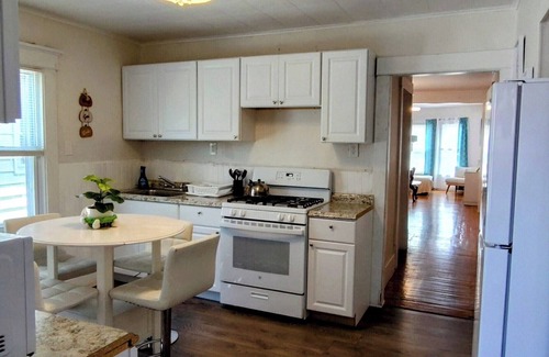 Buffalo Apartment | 3-bedroom apartment Buffalo/Niagara FallsnFree Parking
