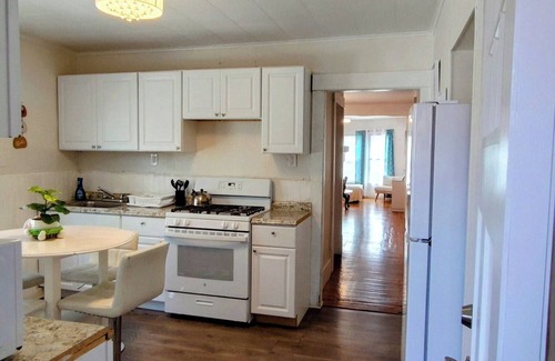 Buffalo Apartment | 3-bedroom apartment Buffalo/Niagara FallsnFree Parking