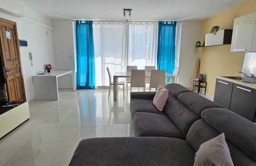 Madliena Apartment | 3-Bedroom Apartment with Front Sea View, 200 sqm