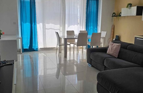 Madliena Apartment | 3-Bedroom Apartment with Front Sea View, 200 sqm