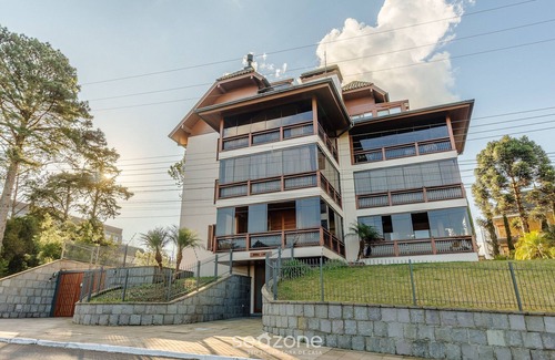Gramado Apartment | 3 Bedroom Apartment With Mountain View Rlu0302