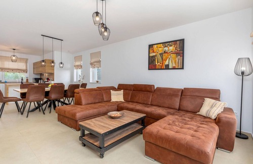 Marcana House | 3 bedroom beautiful home in Segotici