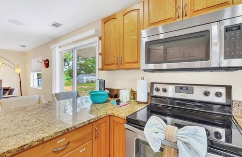 Minneola House | 3-bedroom Biker's bungalow in brilliant Clermont Close to Downtown