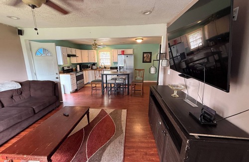 Kannapolis House | 3-bedroom building in welcoming Kannapolis with AC