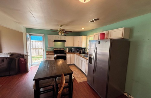Kannapolis House | 3-bedroom building in welcoming Kannapolis with AC