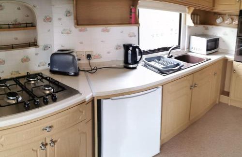 Newport Apartment | 3 Bedroom Caravan in Rural area - Tennyson