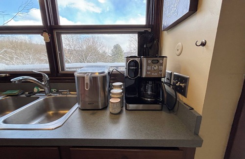 Ellicottville Ski Chalet | 3-bedroom chalet in marvelous Ellicottville with WiFi, sauna, deck and grill