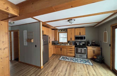 McMillan Cottage | 3-bedroom cottage in charming McMillan with WiFi in the East Lake Community