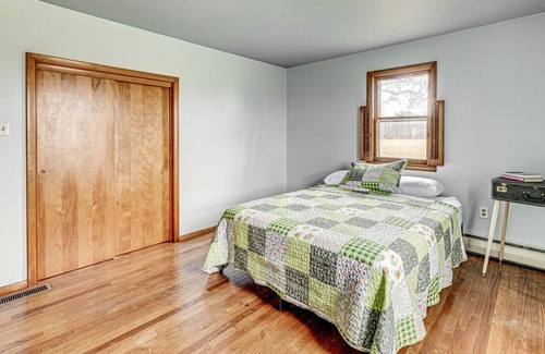 Sheridan House | 3 bedroom country home 15 minutes to Grand Park