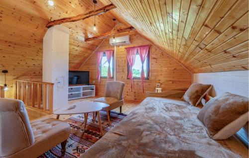 Gospic House | 3 Bedroom Cozy Home In Klanac