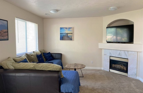 South Salt Lake House | 3 bedroom entire house, close to all ski resorts, center of ALL