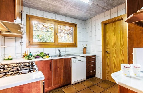 Les Palmeres Villa | 3-Bedroom Family Villa, A/C, Private Pool, Mountain Views - Walking Distance to Port de Pollenca!