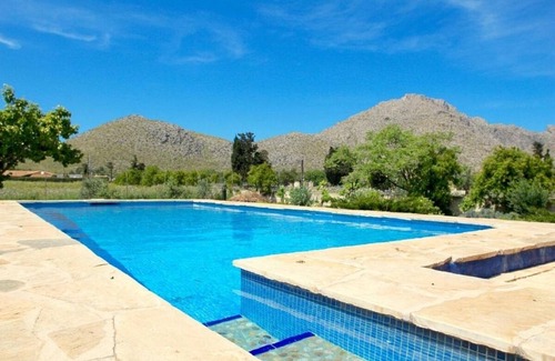 Les Palmeres Villa | 3-Bedroom Family Villa, A/C, Private Pool, Mountain Views - Walking Distance to Port de Pollenca!