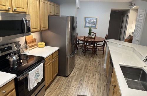 Braden River Condo | 3-bedroom, first floor condo just a short walk to Mall at University Town Center