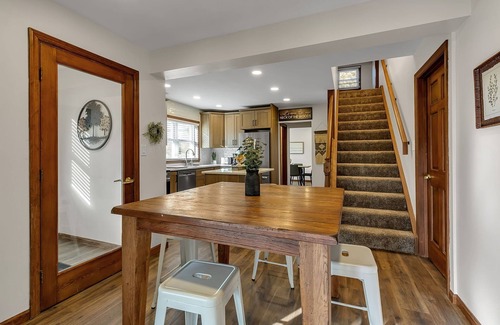 Crittenden House | 3 bedroom fully renovated house in Alden NY sleeps 10!