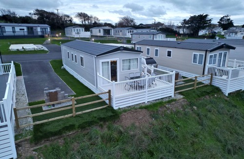 Newquay Cabin | 3-bedroom Holiday Home With Valley Views
