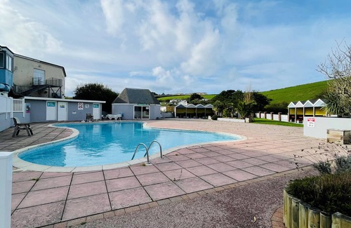 Newquay Cabin | 3-bedroom Holiday Home With Valley Views