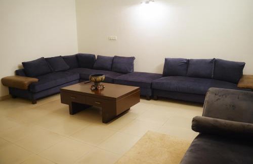 Lahore Villa | 3 Bedroom home in DHA