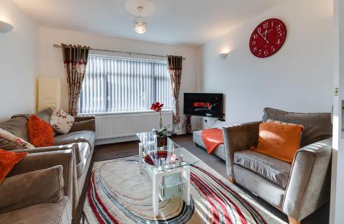 Wigan House | 3 Bedroom Home l Free Parking l 5 Guests l Contractor Stays l Family Stays I