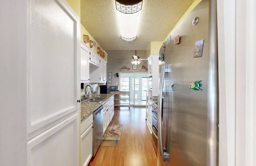 Leon Valley House | 3-bedroom home with private pool, fireplace, patio and BBQ grill
