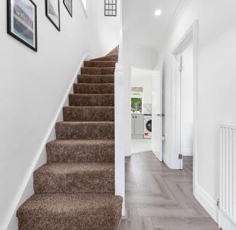 Dartford Apartment | 3 Bedroom House close to Dartford Station