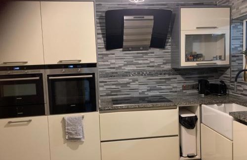 Colchester House | 3 bedroom house Colchester