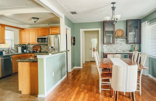 South Bradenton House | 3-bedroom house in brilliant Bradenton with AC, WiFi