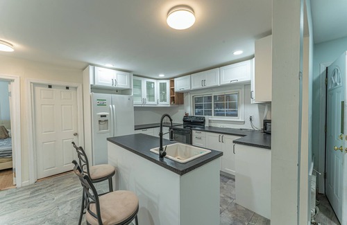 Deer Park House | 3-bedroom house in brilliant Dix Hills with WiFi, AC