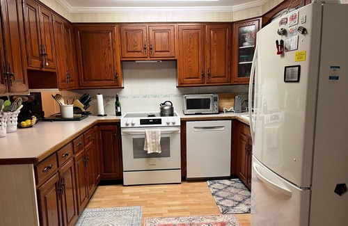 Barnstable House | 3-bedroom house in charming Barnstable with WiFi, AC. Start your getaway now