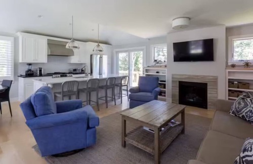 North Chatham House | 3-bedroom house in charming North Chatham with AC, WiFi. Enjoyable getaway