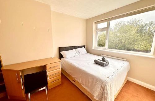 Longlands House | 3 Bedroom House in DA15