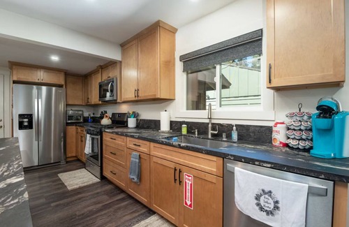 Lower Kingsbury House | 3-bedroom house in fantastic Stateline with WiFi, AC