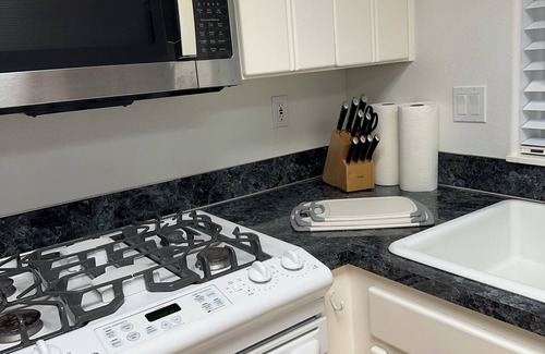 Sublimity House | 3-bedroom house in welcoming Sublimity with AC