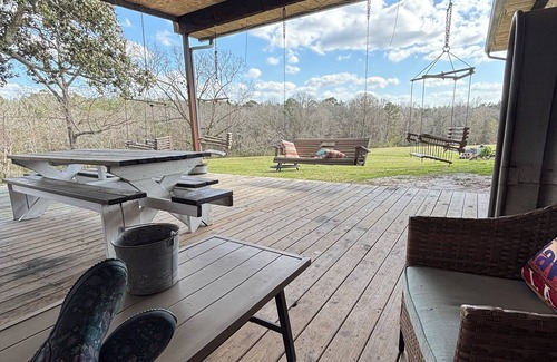 Florien House | 3-bedroom house in welcoming Florien with WiFi, AC