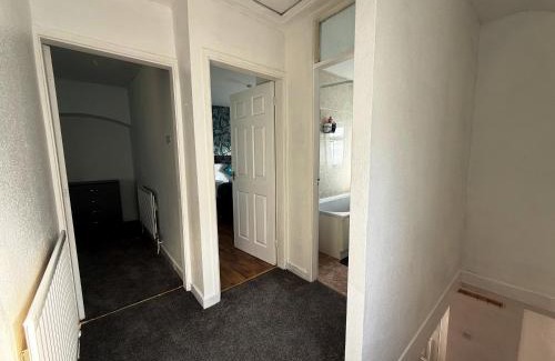 Holbrooks Apartment | 3 Bedroom House Near Arena