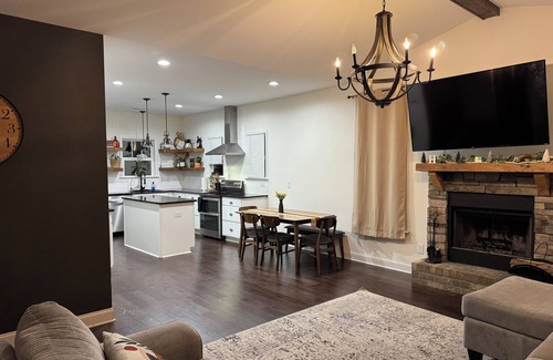Willow Spring House | 3-bedroom house in nice Willow Springs with WiFi, AC