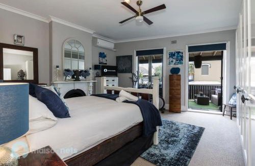 Balmain House | 3 Bedroom House With Large Courtyard & City Views