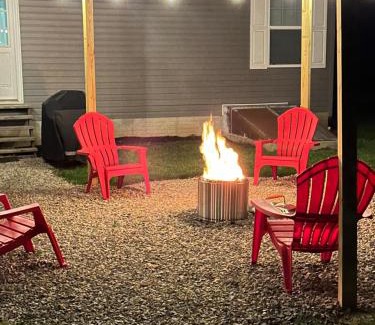 Logan House | 3 Bedroom in Hocking Hills w King Bed Logan Ohio